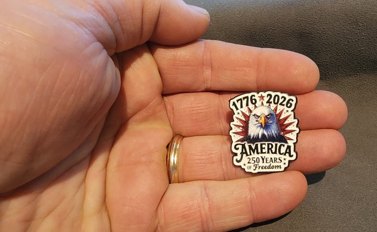 America 250 Years of Freedom 1776-2026 Patriotic Bald Eagle Lapel Brooch Hat Pin1