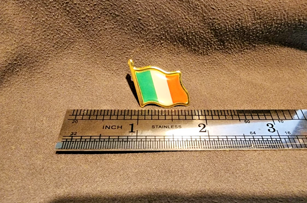 Wavy Style Irish Patriotic Flag Pride Heritage Enamel Lapel Brooch Hat Pin2
