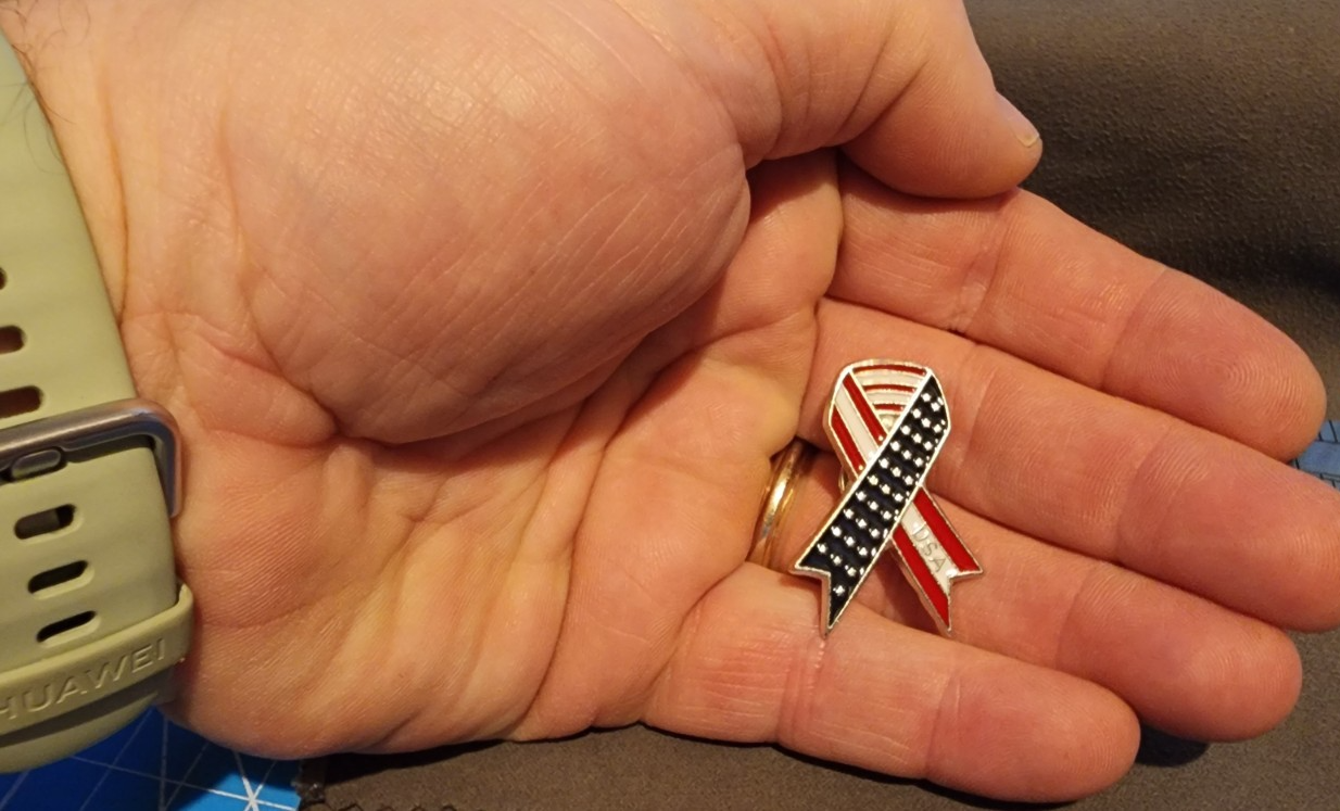USA Patriotic Red/White/Blue American Flag Ribbon Lapel Hat Broach Pin1