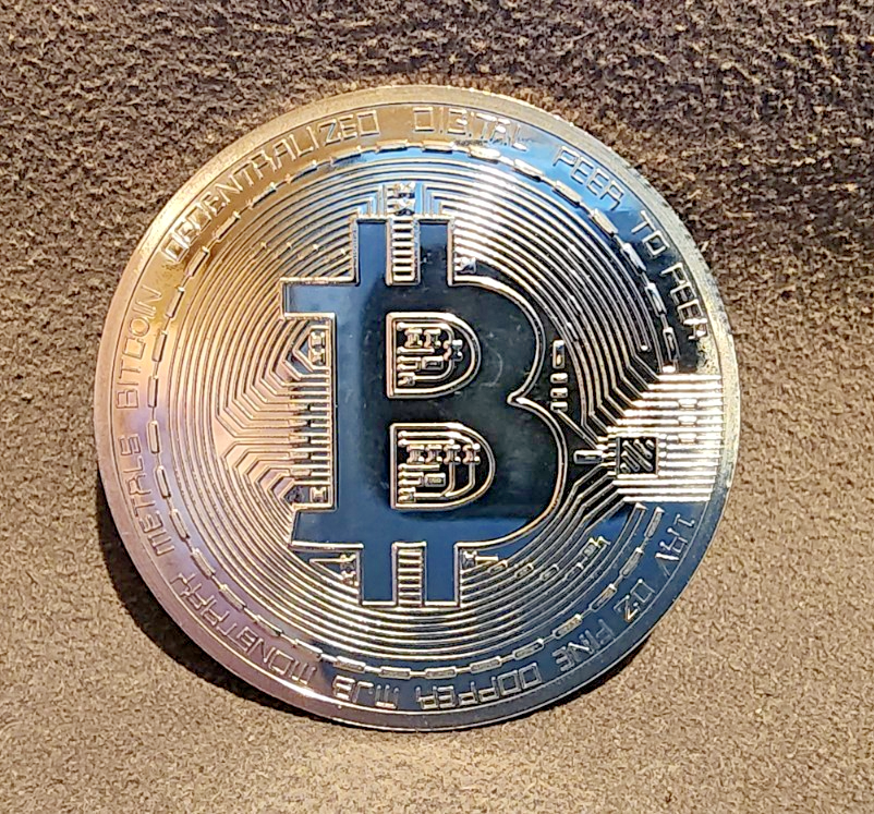Set of Bitcoin Commemorative BTC Collectors Coin Gold & Silver Plated Coins3