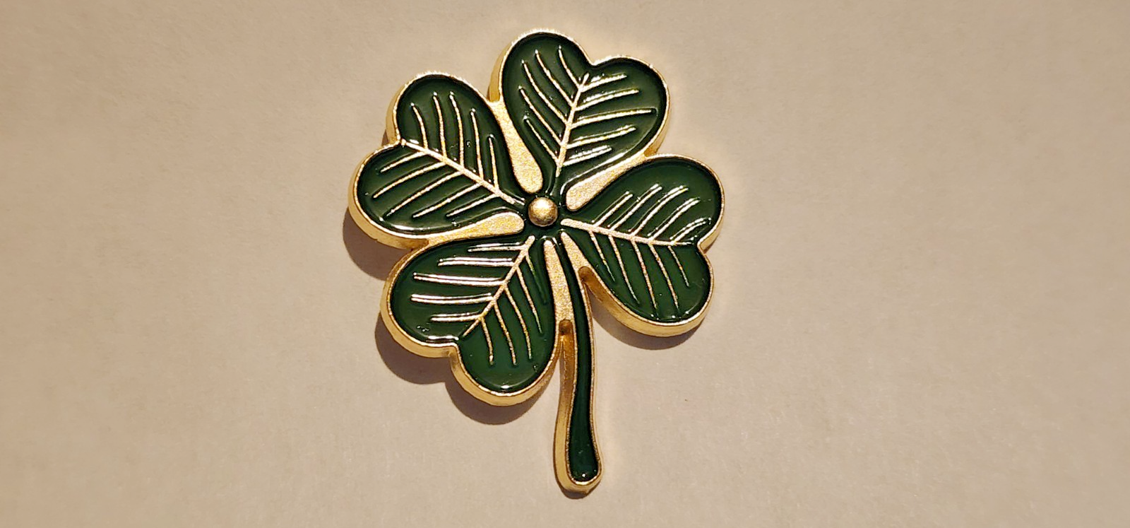 Lucky Four Leaf Clover Green And Gold Enamel Lapel Brooch Hat Pin0