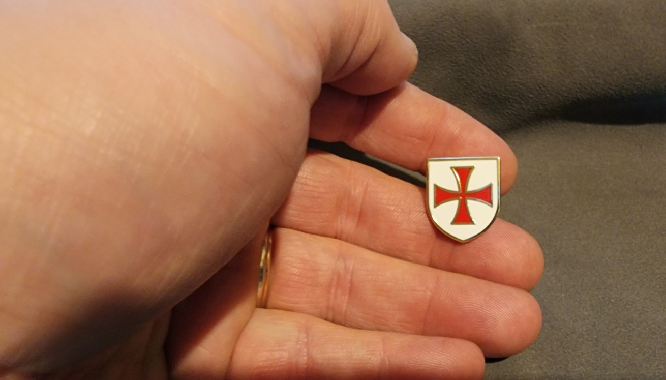 Knights Templar Crusader Red Cross White Shield Masonic Lapel Pin4