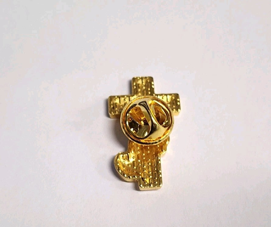 Praying hands over Whitencross Lapel Pin3