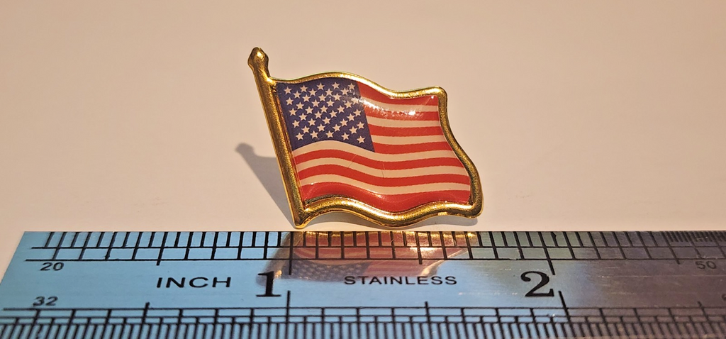 USA Waving Flag Lapel Brooch Hat Pin  Patriotic Pride American Pin2