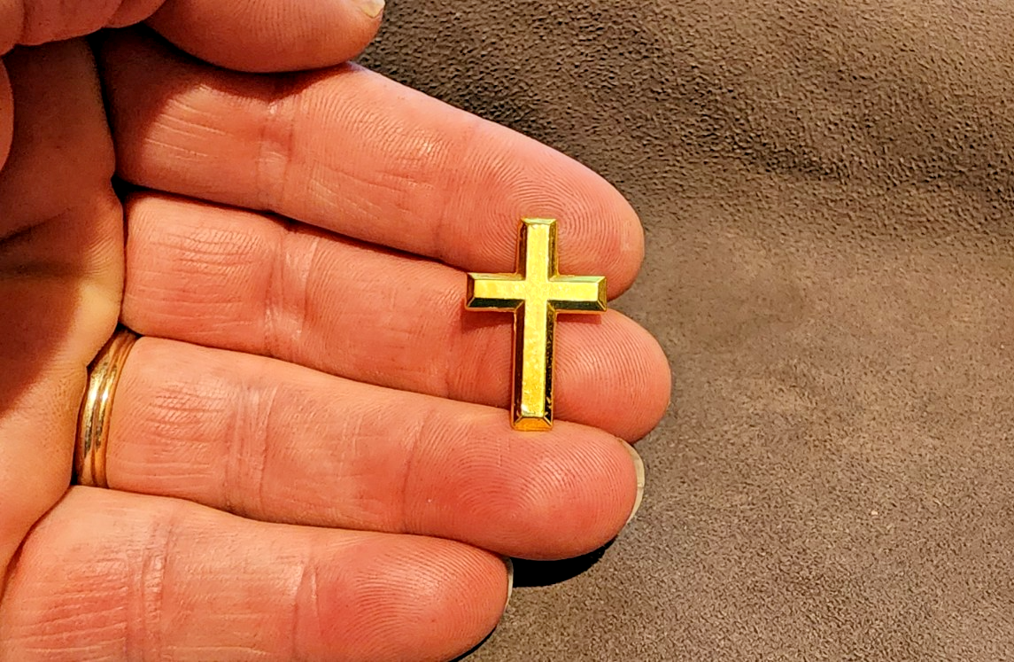 Gold Toned Christian Crucifix Cross Lapel Brooch Hat Pin1