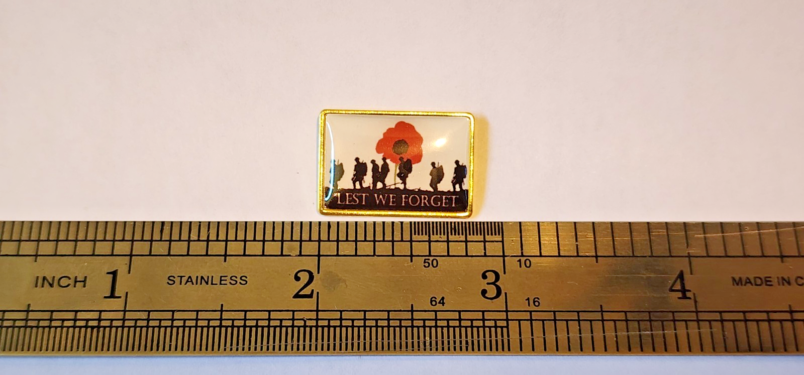 Lest We Forget Veterans Memorial Red Poppy Lapel Brooch Hat Pin2