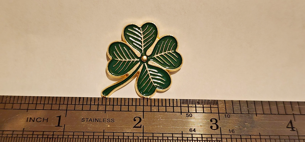 Lucky Four Leaf Clover Green And Gold Enamel Lapel Brooch Hat Pin1