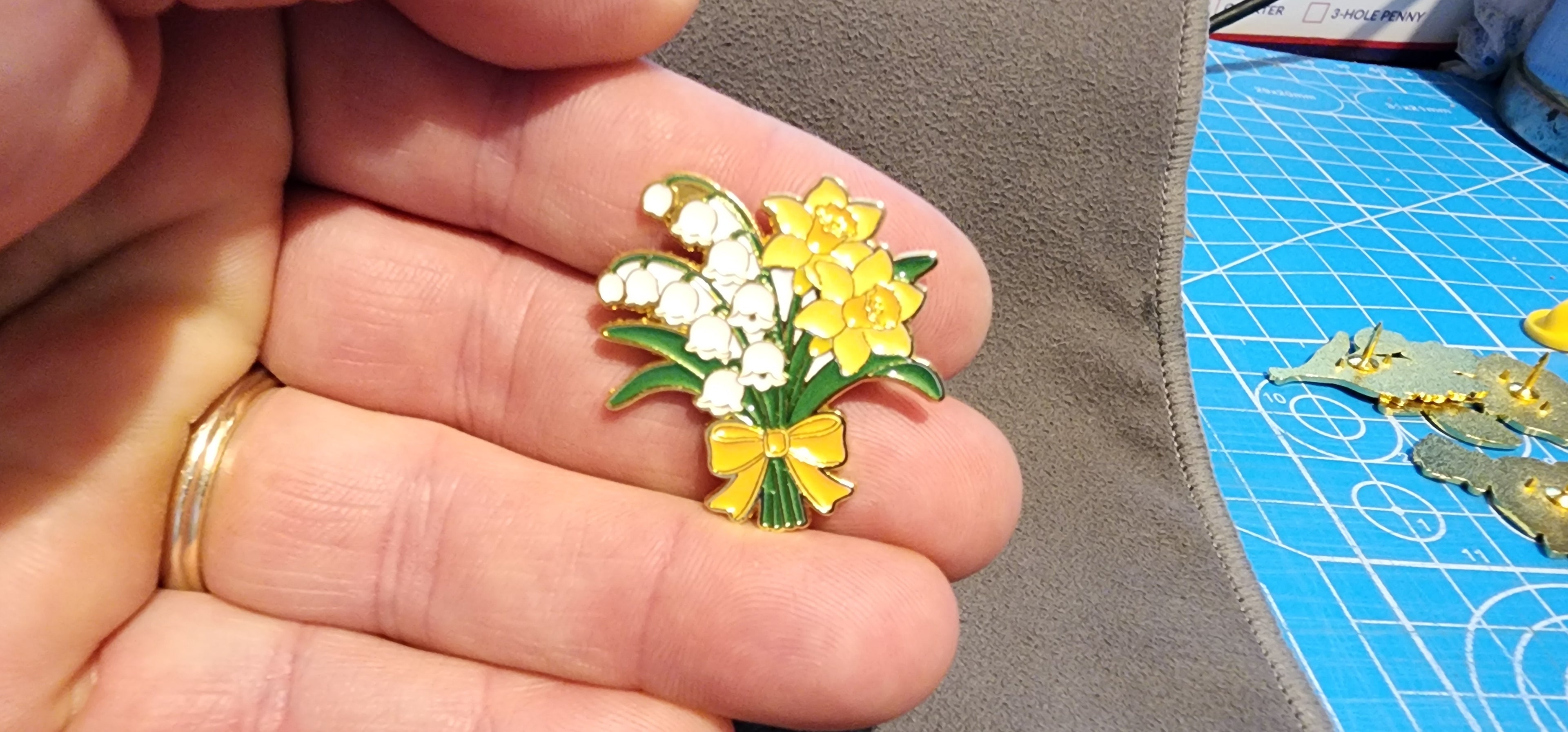 Set Of six various colorful flower Lapel Brooch Hat pins