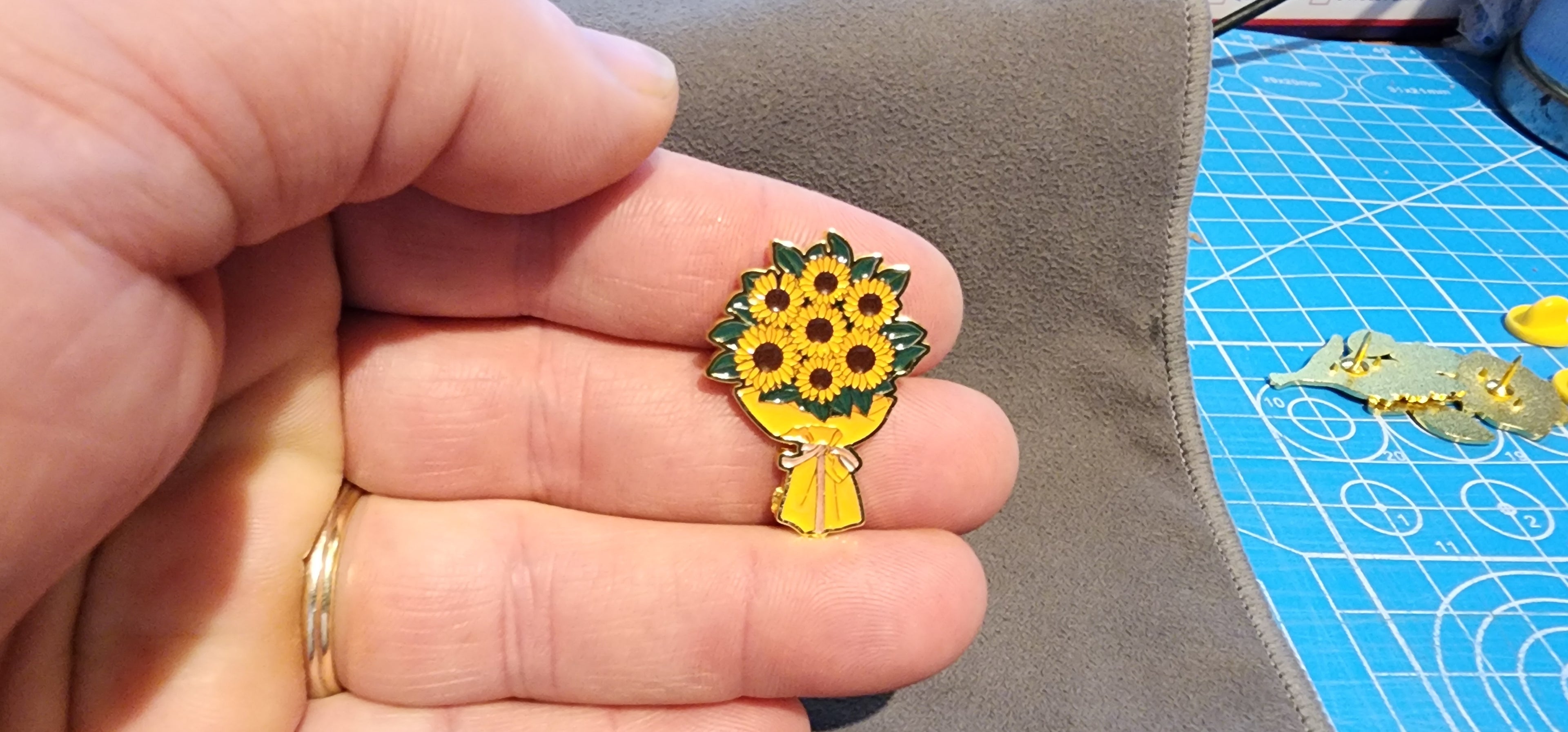 Set Of six various colorful flower Lapel Brooch Hat pins