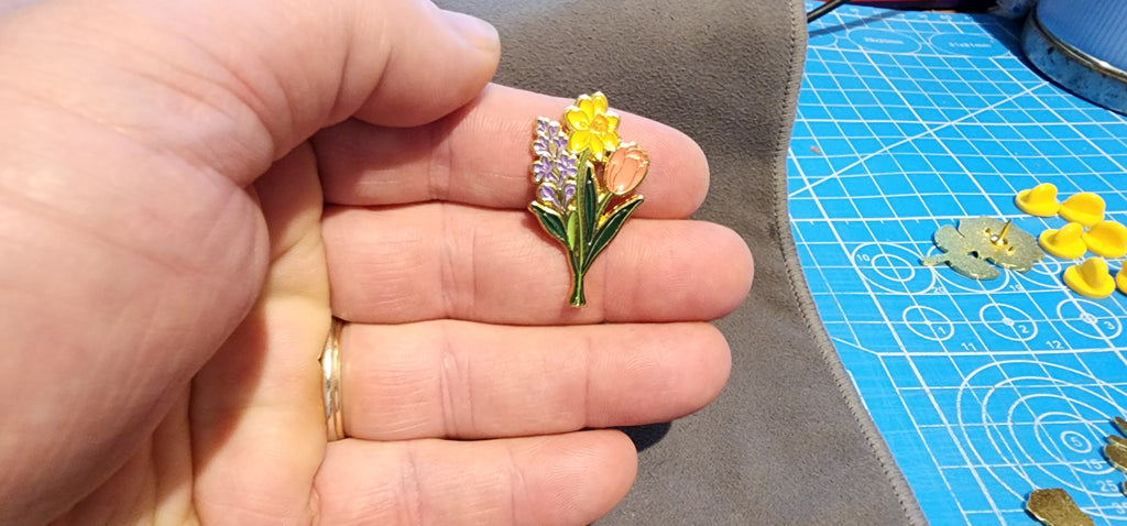 Set Of six various colorful flower Lapel Brooch Hat pins