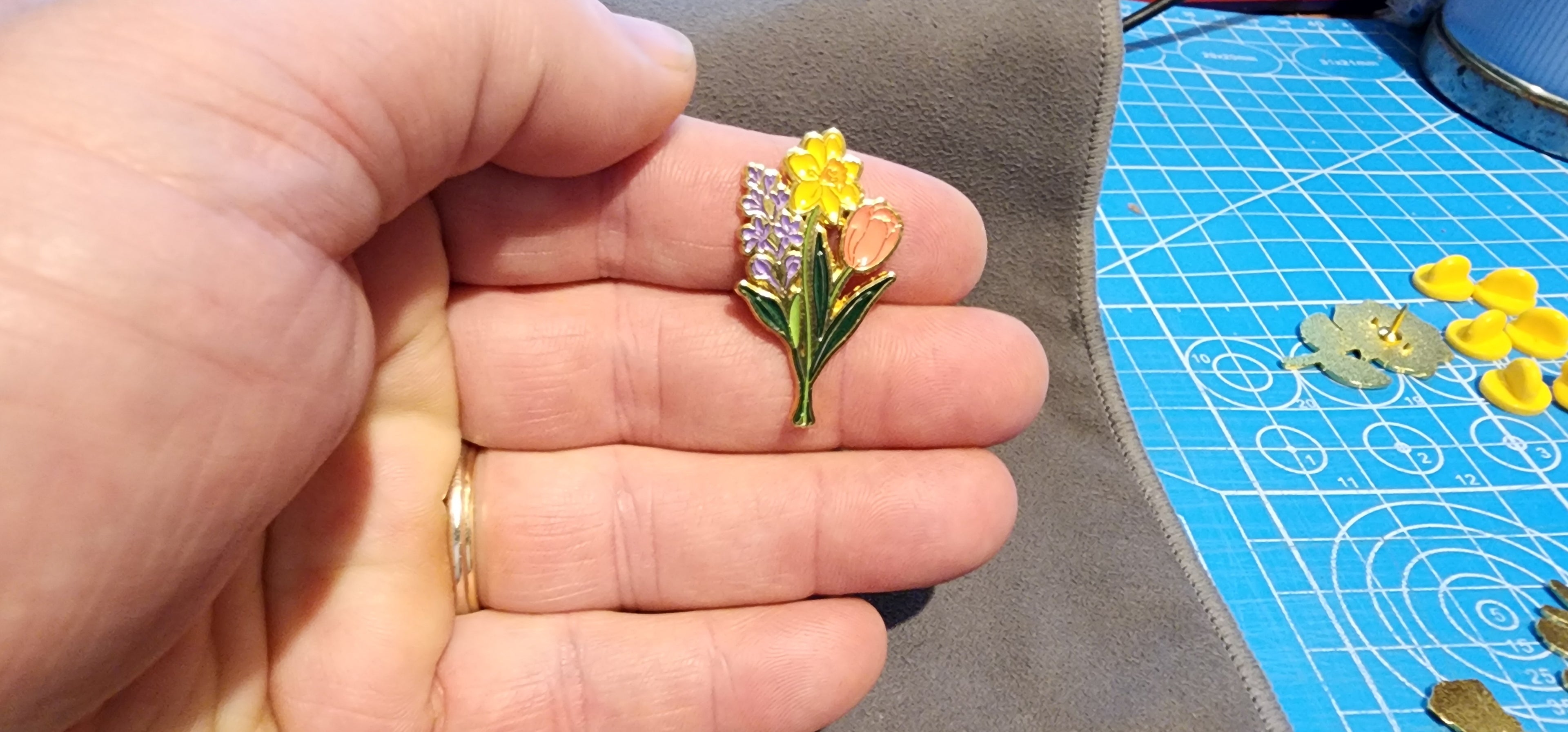 Set Of six various colorful flower Lapel Brooch Hat pins
